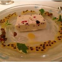 リコッタチーズのケーキとドライフルーツ