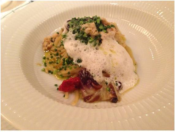 毛蟹とラディッキオのスパゲッティ