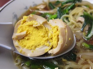 ニラそば　味付け玉子