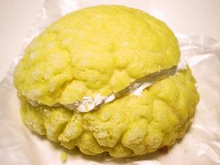 ホイップメロンパン