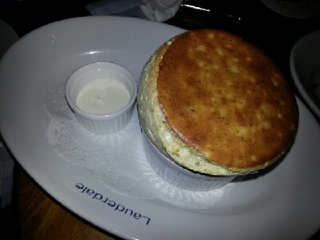 マッシュルームとグリュイエールチーズのスフレ