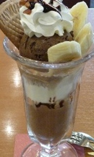 チョコレートパフェ