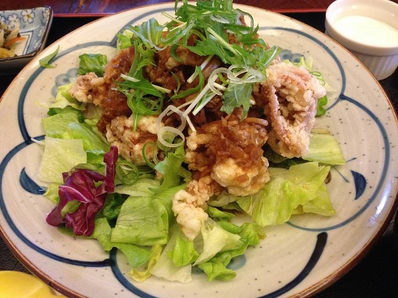 ５４０円ランチ　豚すき焼き定食、ユーリンチー定食