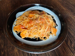 サーモンのトマトクリームパスタ