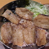 熟成しみだれサムギョプサル丼　Ｍサイズ