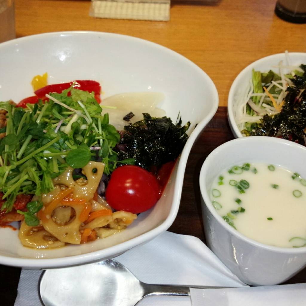 ８品目野菜の十穀米ビビンバとミニ参鶏湯スープセット