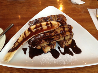 バナナとチョコのフレンチトースト。