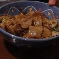 豚ガーリックソース炒めどんぶり