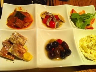 タパス六種盛り合わせ