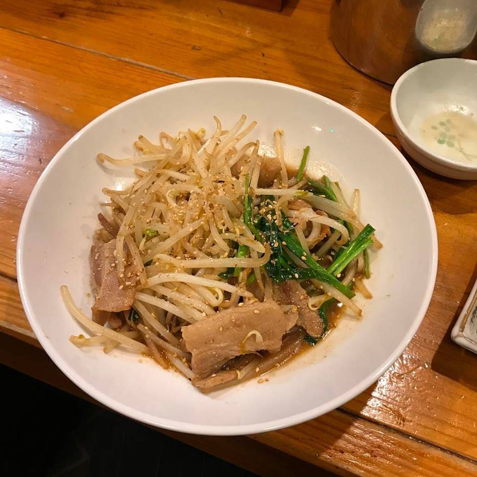 もやしと豚肉の炒め物