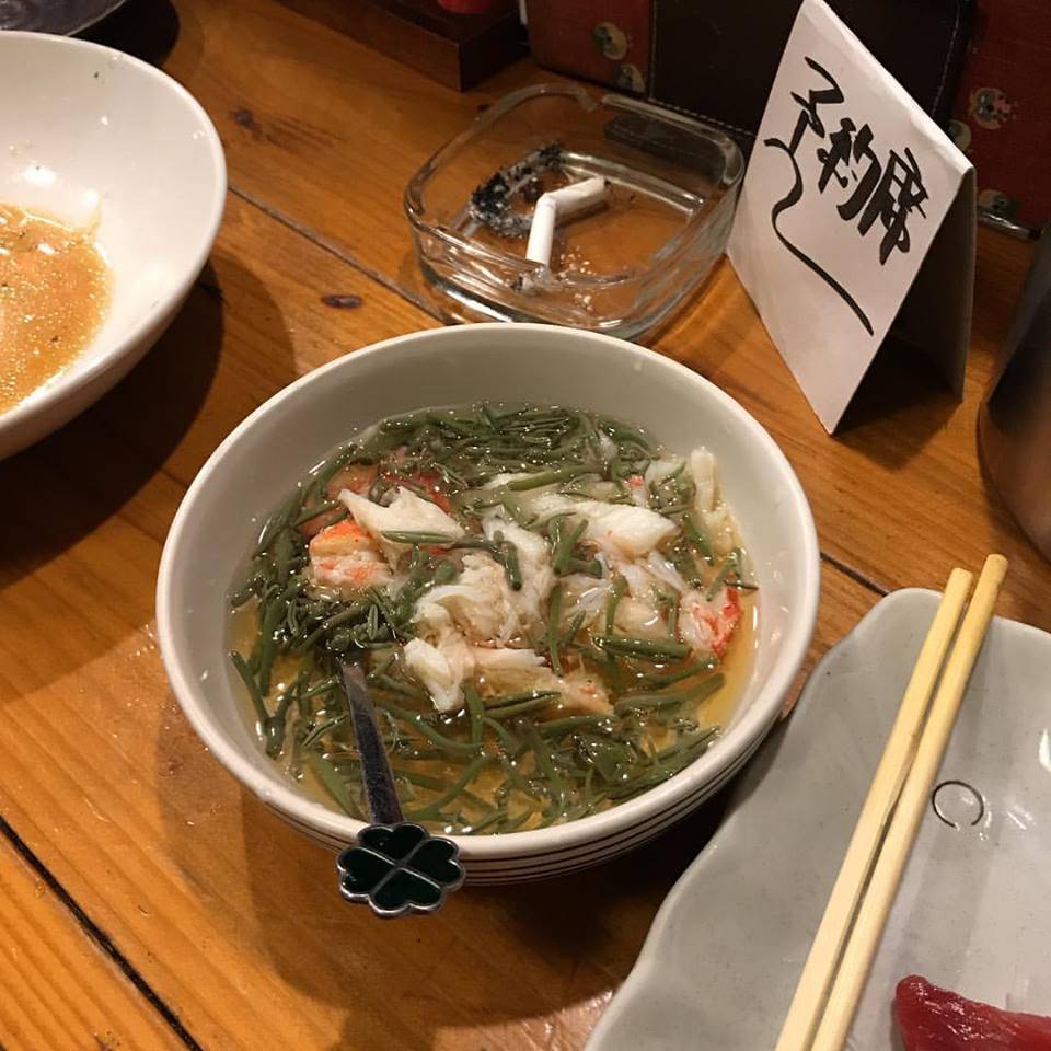 カニ身とじゅんさいの酢の物