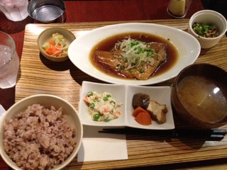 赤魚の煮魚定食