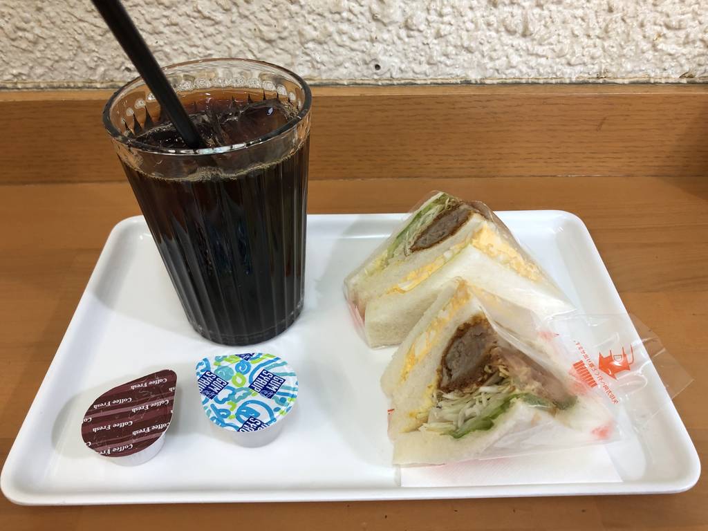 メンチカツキャベツ＆たまごサンド