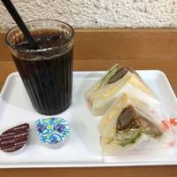 メンチカツキャベツ＆たまごサンド