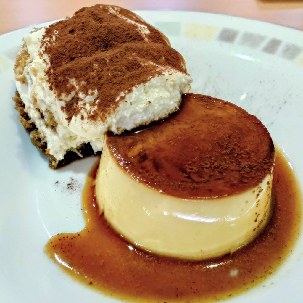 プリンとティラミスクラシコの盛合わせ