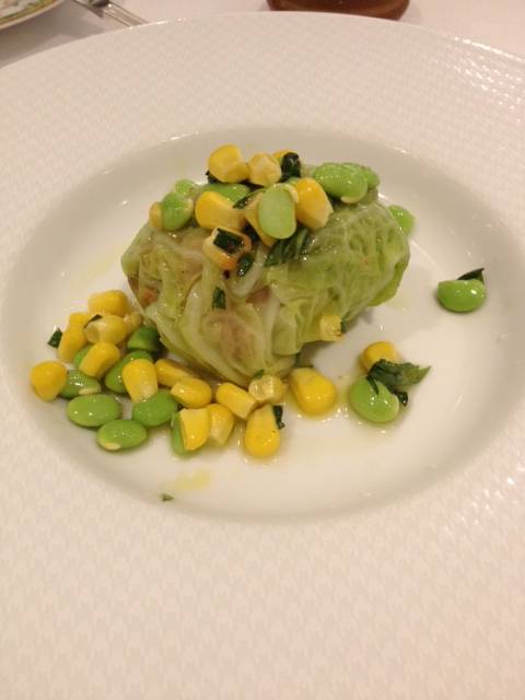 帆立貝とセップ茸のキャベツ包み蒸し柚子風味