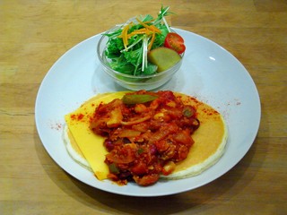 ホットチリビーンズとチェダーチーズのメキシカン・パンケーキ