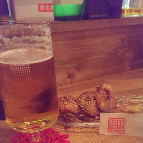 生ビールと手羽先の唐揚げ