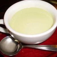 グリーンピースの冷製スープ