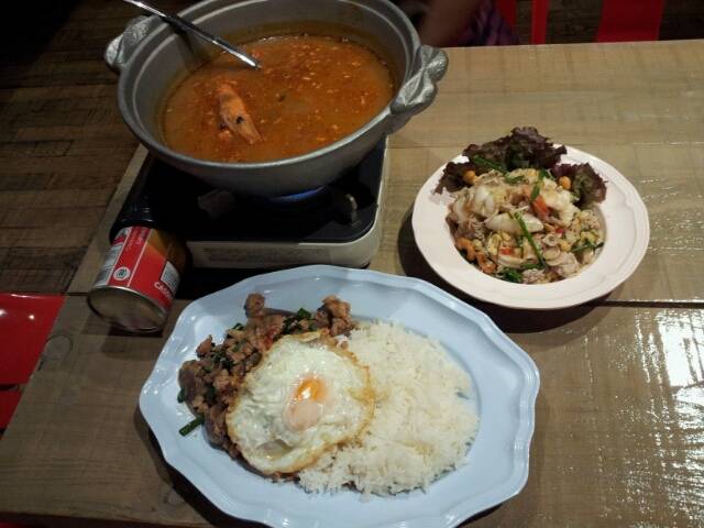 シーフードタイ屋台 TARU TARU