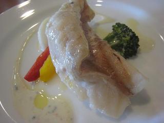 カサゴのグリル　ゴルゴンゾーラのソース