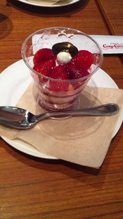 紅ほっぺのパフェ