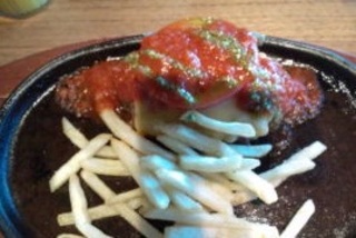 完熟トマトととろーりチーズのイタリアンハンバーグ