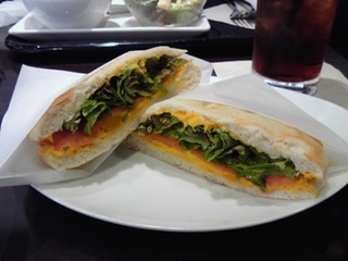 かぼちゃとクルミとサーモンのフォカッチャ