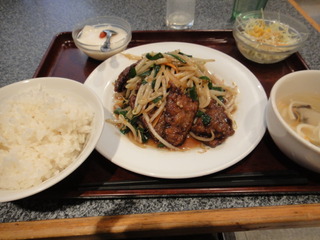 レバニラ定食