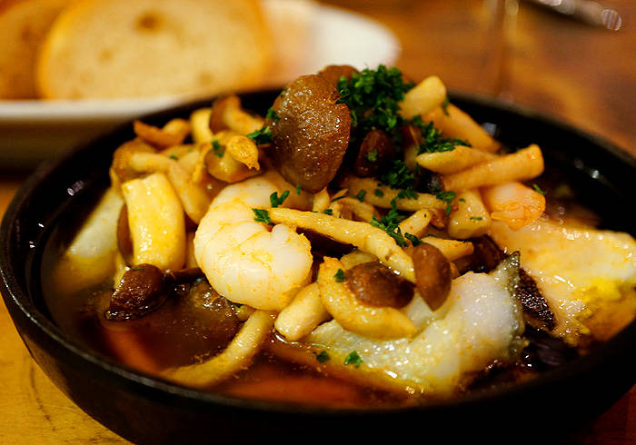 旬鮮魚のアヒージョ