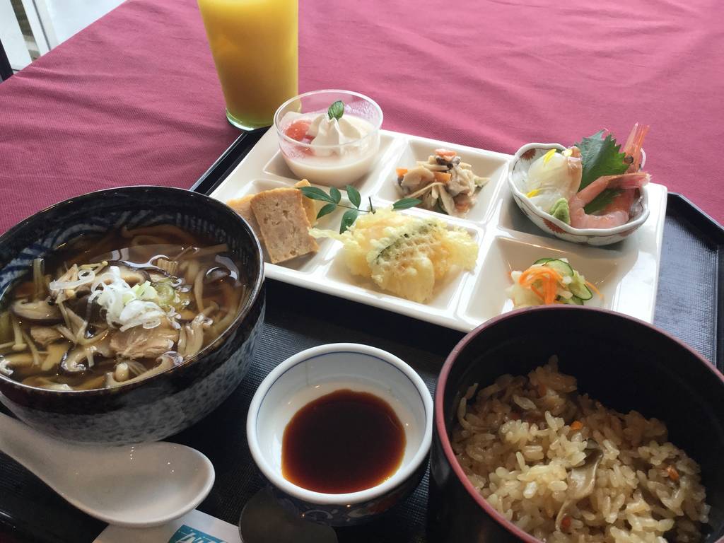 炊き込みご飯ランチ