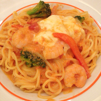 エビとモッツァレラチーズのトマトクリーム…