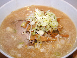 豚骨醤油ラーメン