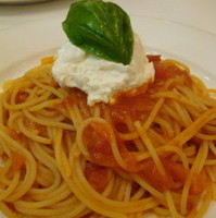 リコッタチーズのスパゲティ、トマトソース