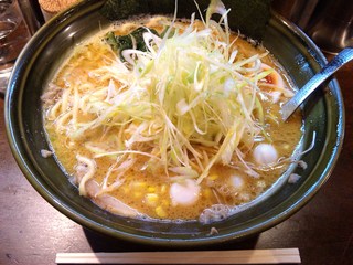 赤味噌ネギラーメン