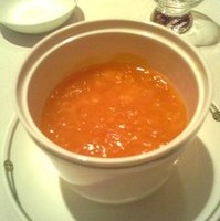 蟹みそとフカヒレの壺煮込みスープ