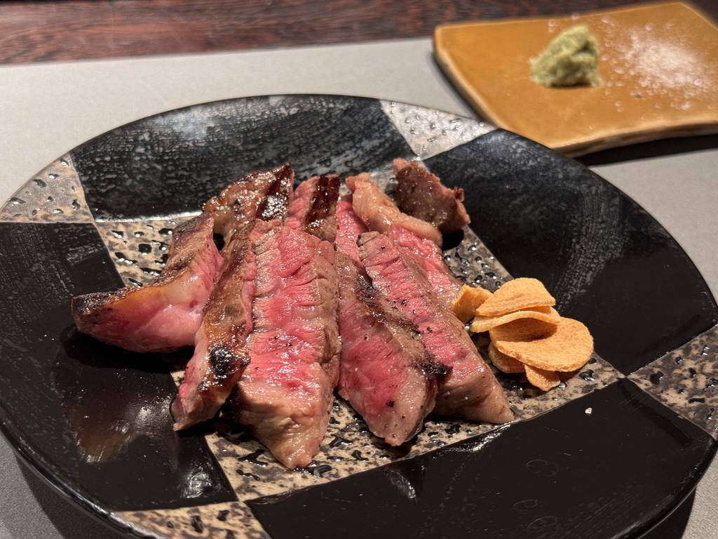 囲炉裏のある小江戸間メニュー囲炉裏の炭火で幻の所沢牛