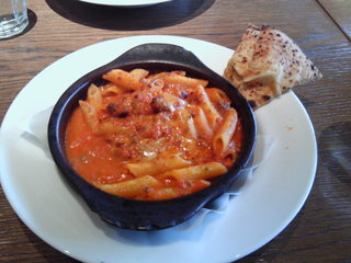 トマトソースのペンネ