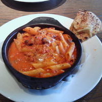 トマトソースのペンネ