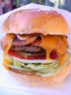 ベーコンチーズバーガー