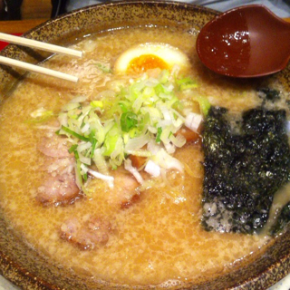 豚骨醤油ラーメン