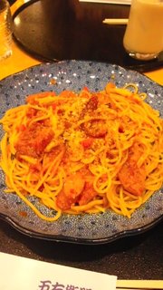 ５種類のベーコン・ソーセージ・サラミのピリ辛トマトソース