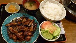 なす味噌炒め鳥肉入定食