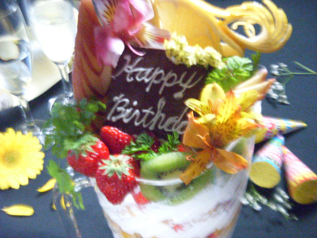 【２ｈ飲み放題】パフェ＆花束付き誕生日・記念日コース