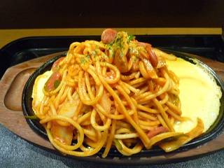 ザ・鉄板ナポリタン