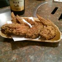 名物　手羽先の唐揚げ