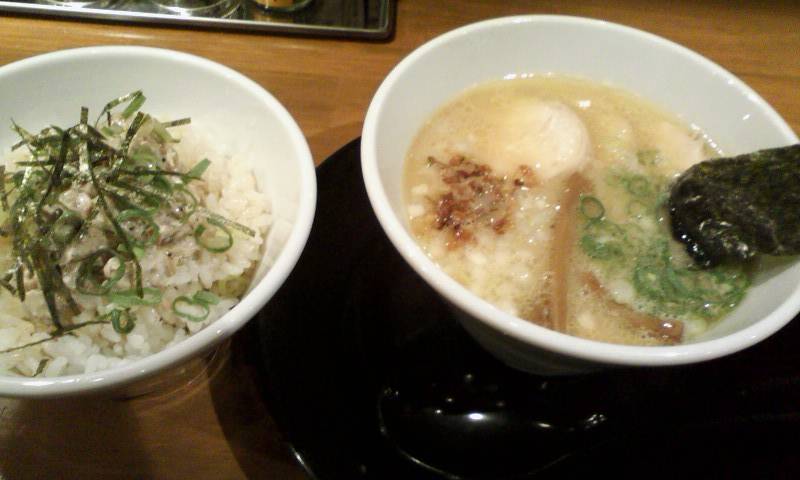 ハーフラーメン＆トリマヨ丼