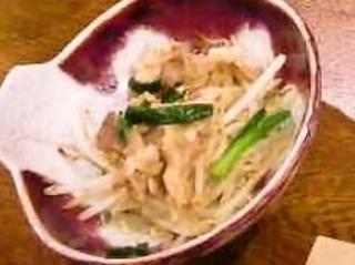 豚肉ともやしとにらの炒め物