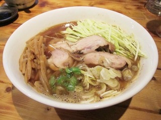 焦がし追い煮干しょうゆらーめん