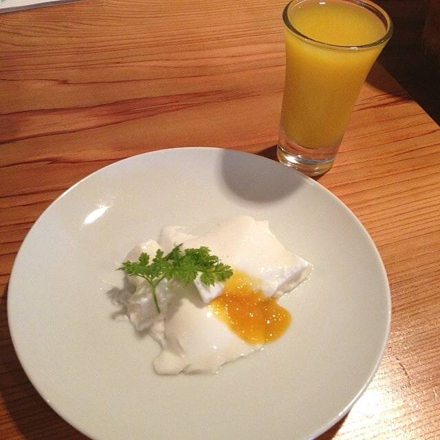 １０品が１皿にのった贅沢プレートランチ